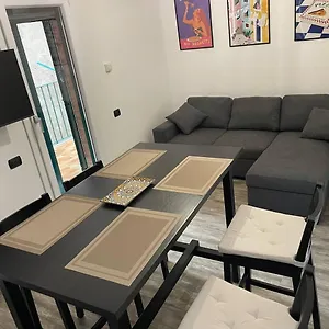 https://gretas-house-napoli-centro.hotels-amalfi.com